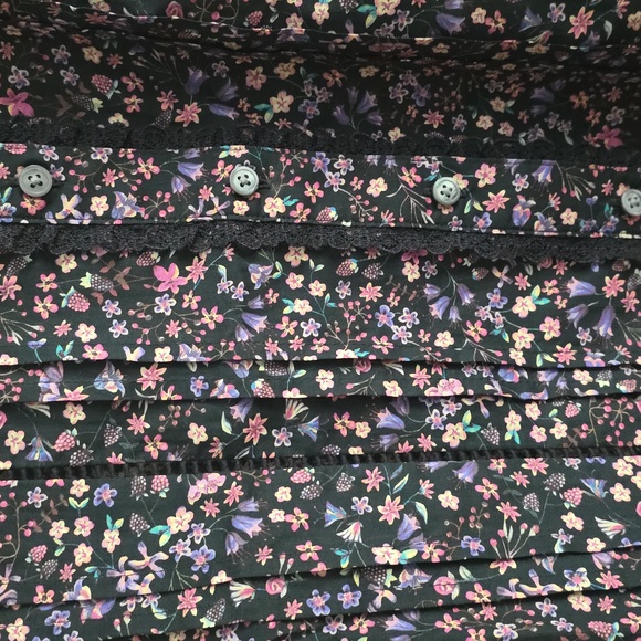 J. Crew Lace-trim Button-up in Liberty® Strawberry Floral - Picture 2 of 9